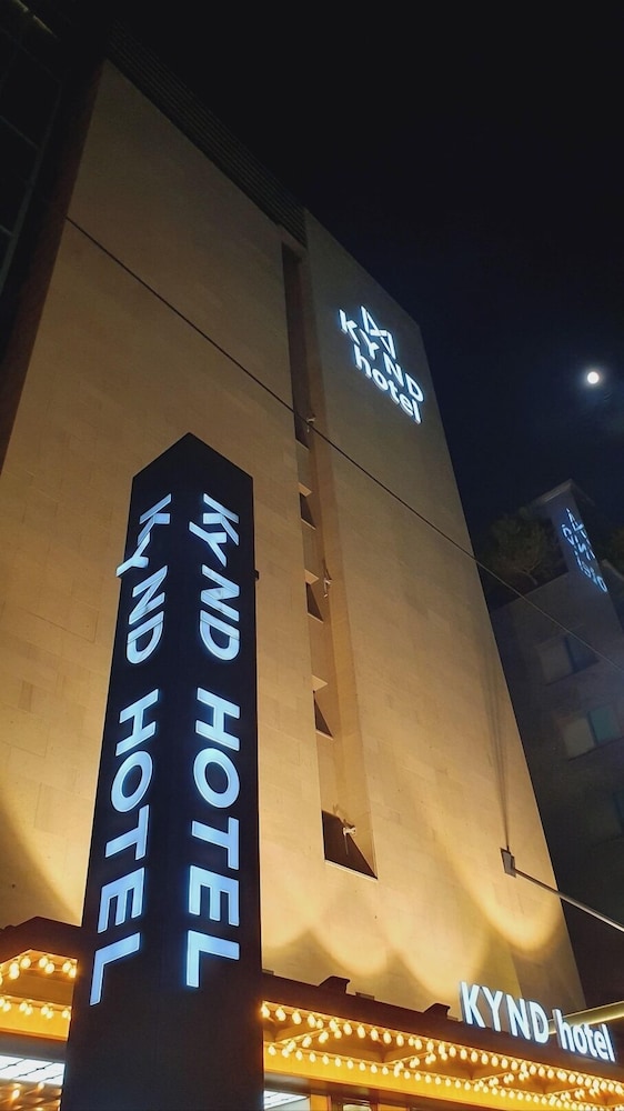 KYND HOTEL 4/50