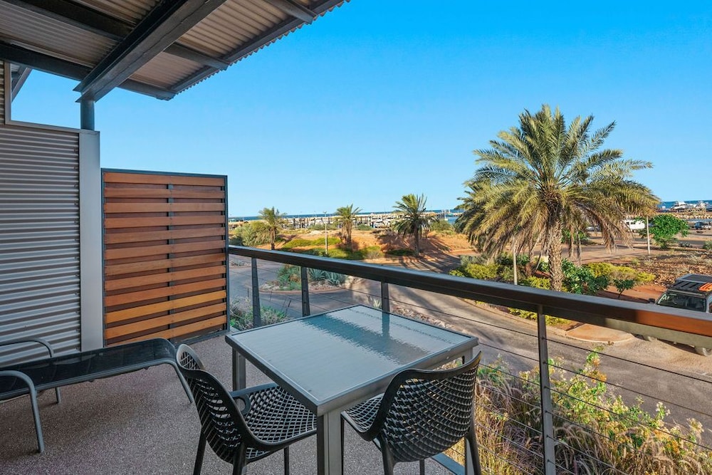 Mantarays Ningaloo Beach Resort 55/67