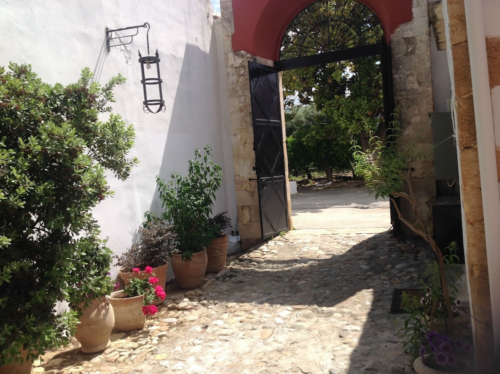 Oasis Guesthouse 23/35