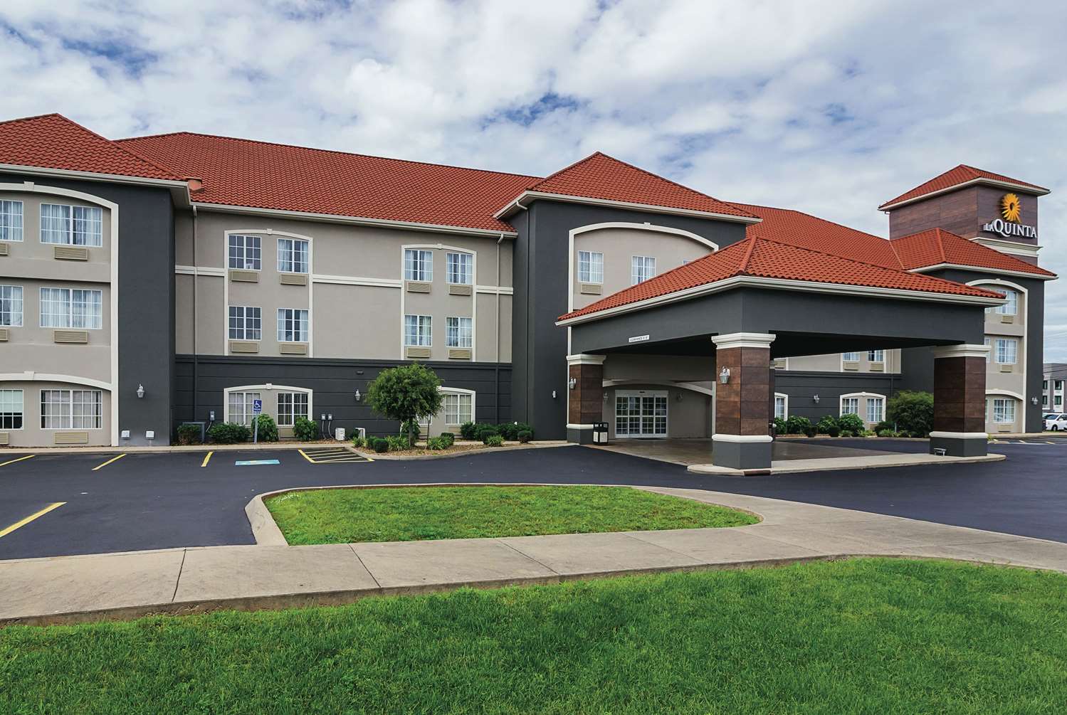 La Quinta Inn & Suites by Wyndham Bowling Green 43/51