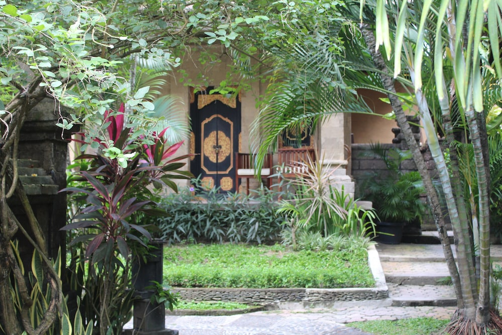 BALI AGUNG VILLAGE 56/60