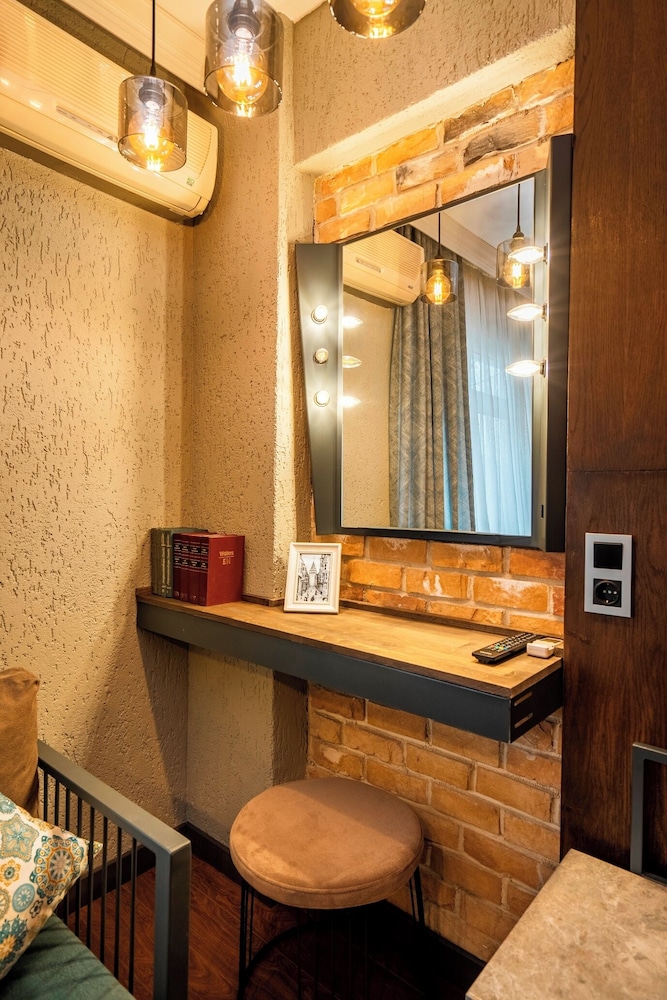 Cube Suites 4/100