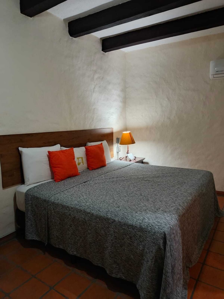 Hotel Casa del Sótano 24/50