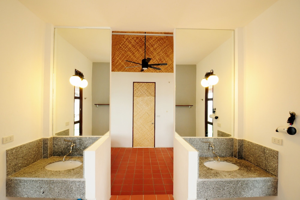 KOH MUNNORK PRIVATE ISLAND 25/50