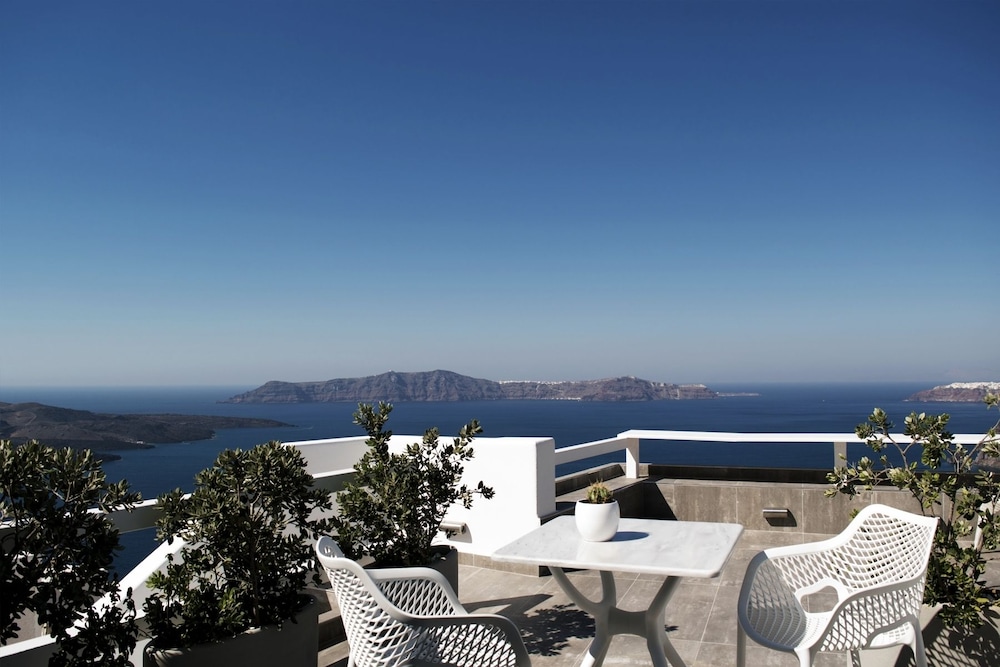 Thireas Hotel 31/69