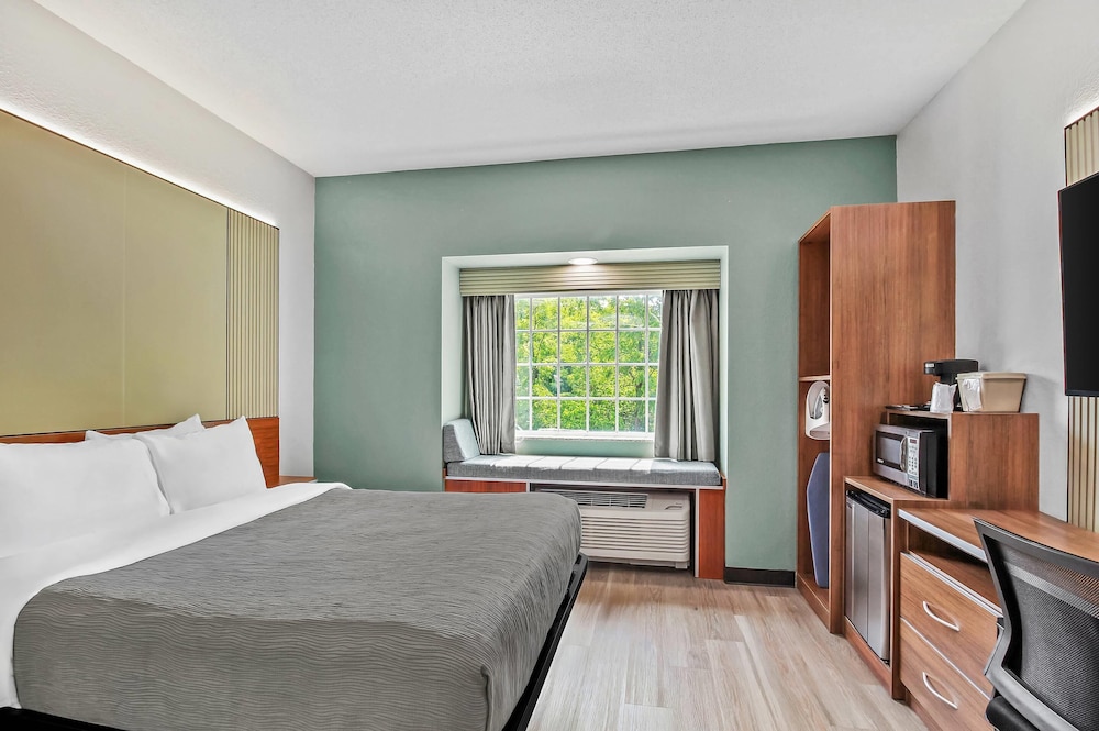 Room, Queen Bed, Accessible