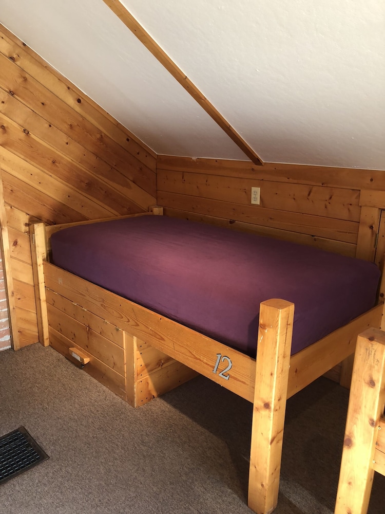 Estes Park Adventure Hostel 9/26