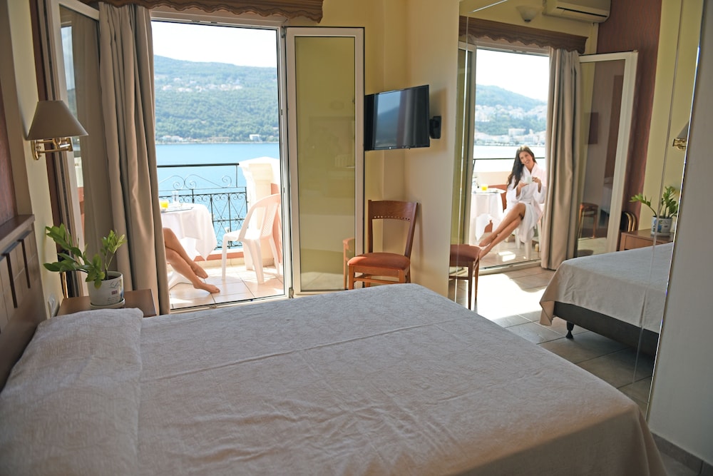 Samos City Hotel 8/69