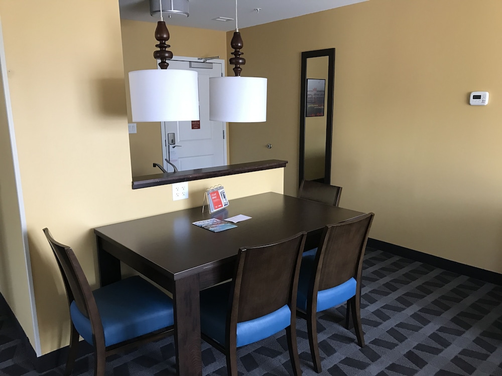 TownePlace Suites by Marriott New Hartford 43/48
