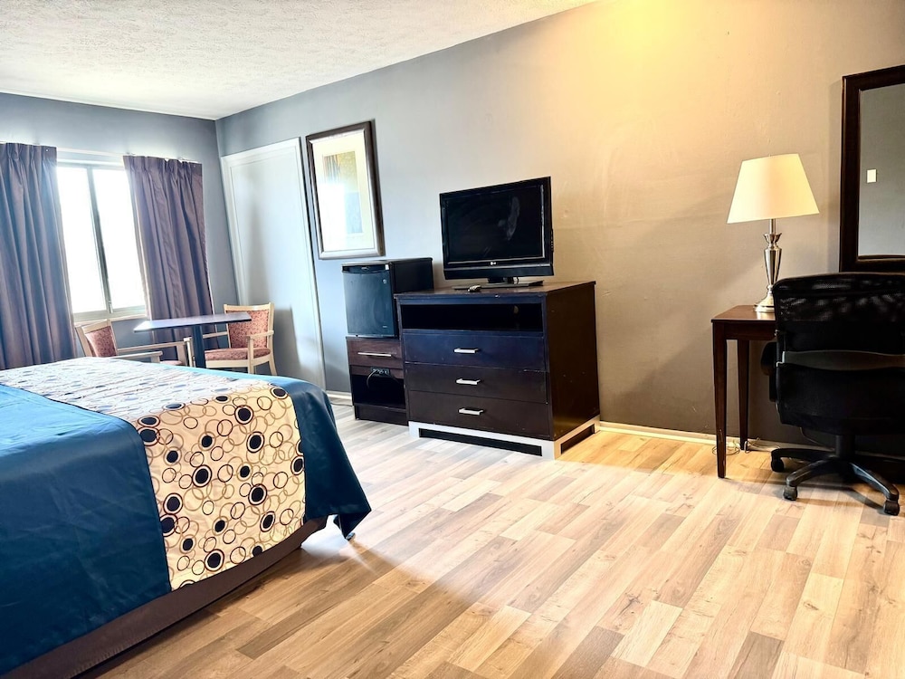 Highlander Inn Cleveland Beachwood Near I-480 20/28