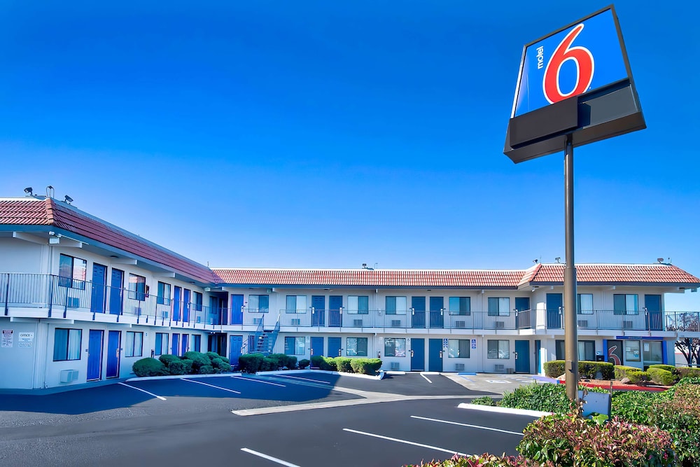 Motel6 Vallejo, CA - Six Flags West 6/64