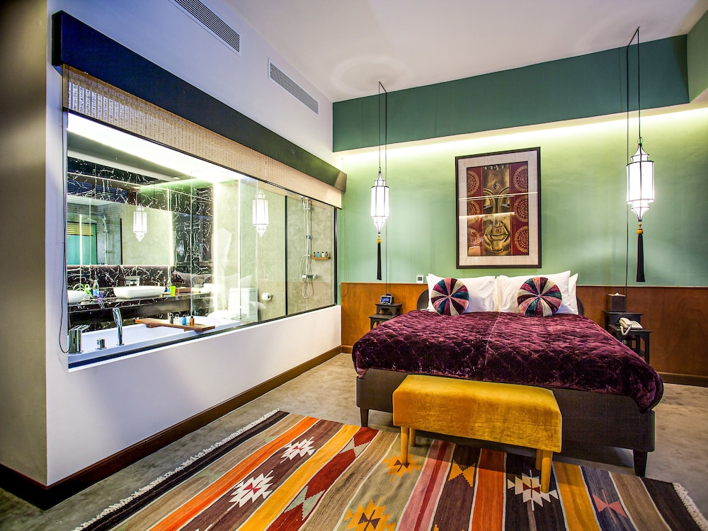 Lao Poet Hotel 11/71