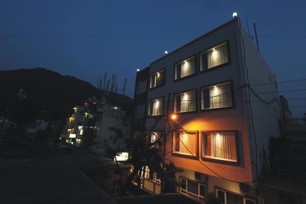 Green Hotel 2/49