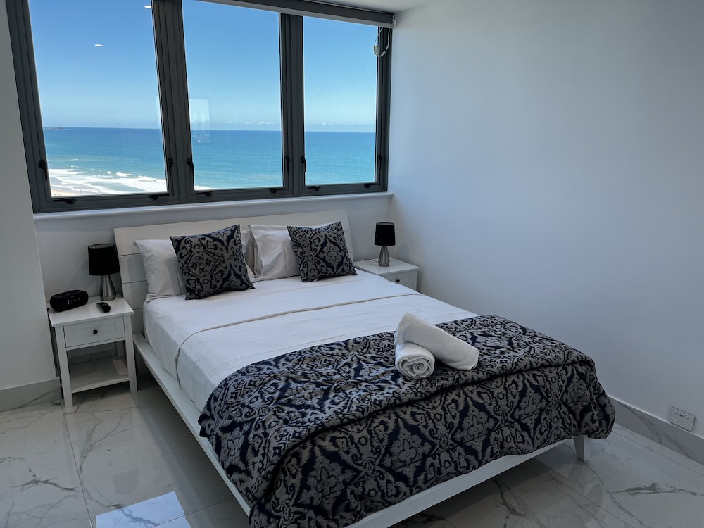 Beachfront Towers 20/80