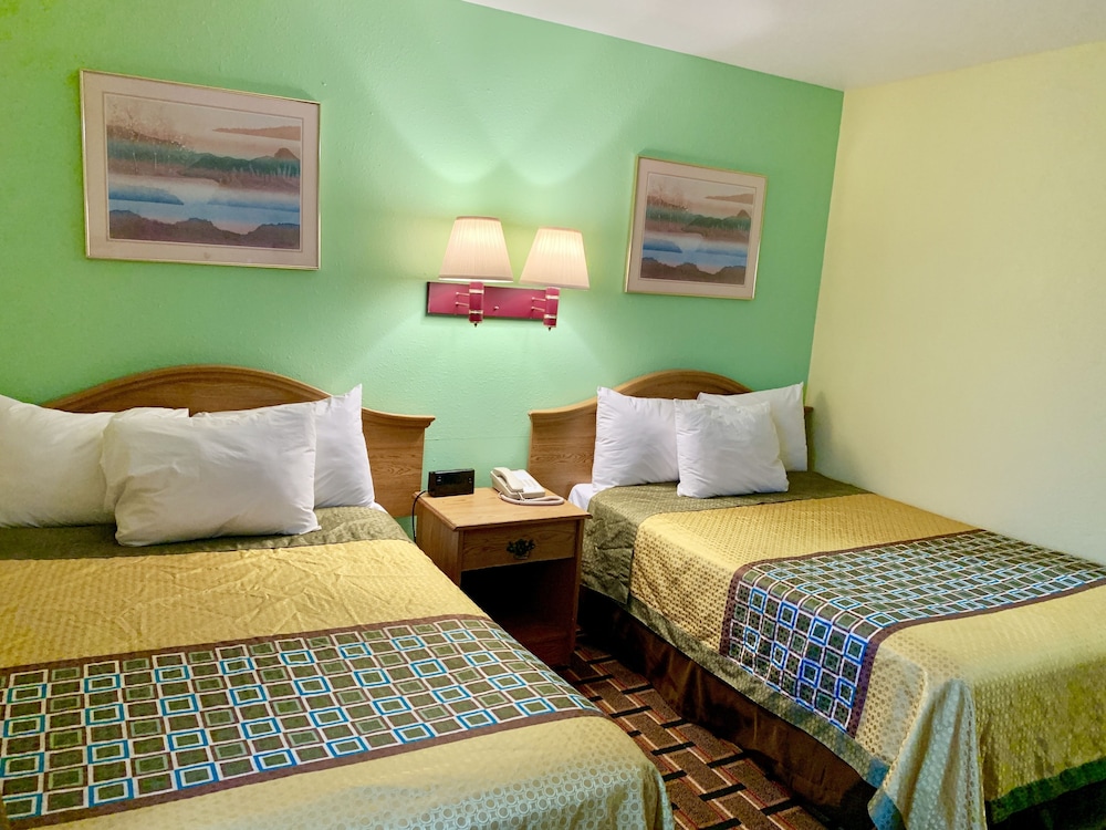 Travelers Inn Medford 23/58