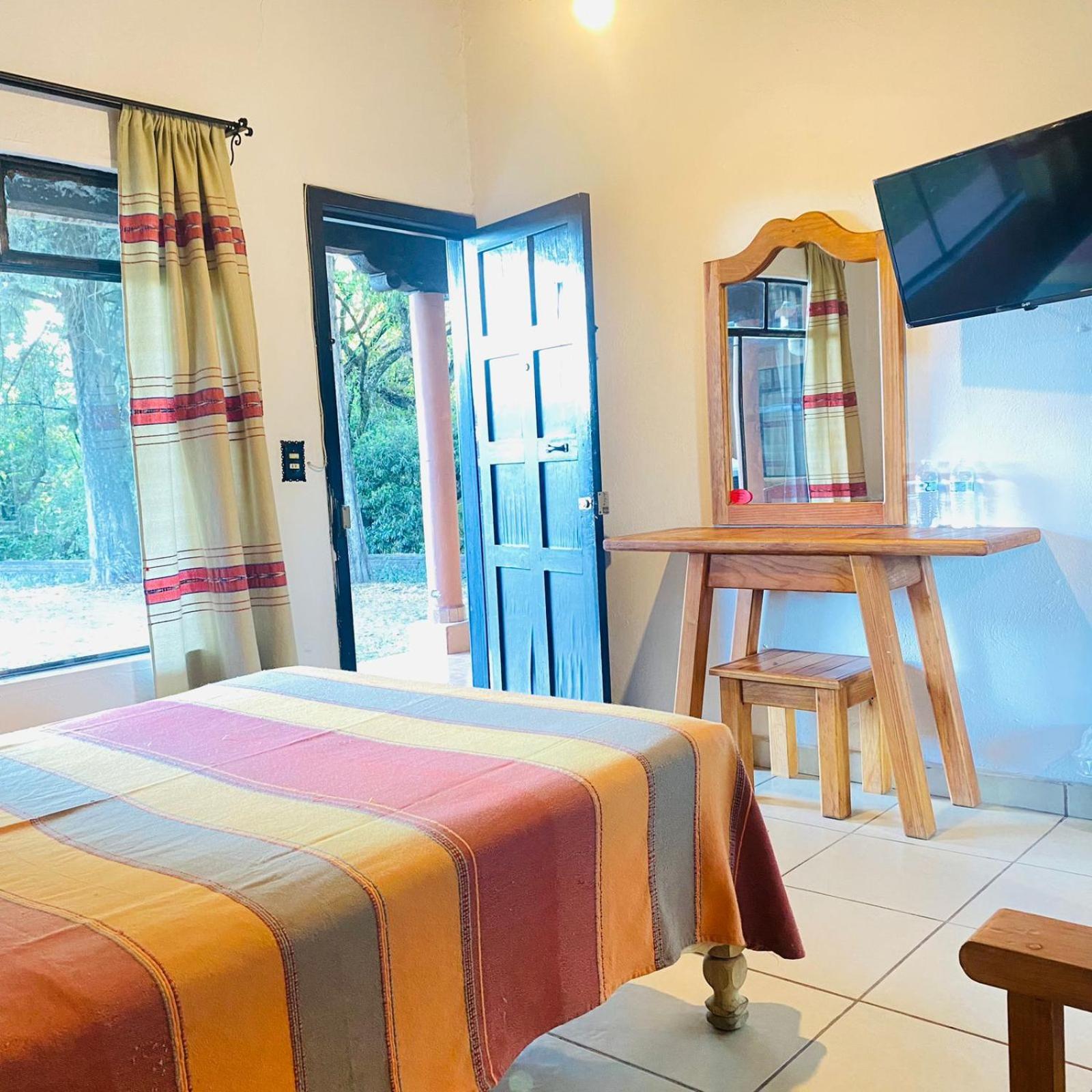 غرفة قياسية بسرير مزدوج، Hotel Pie de la Sierra 2/8