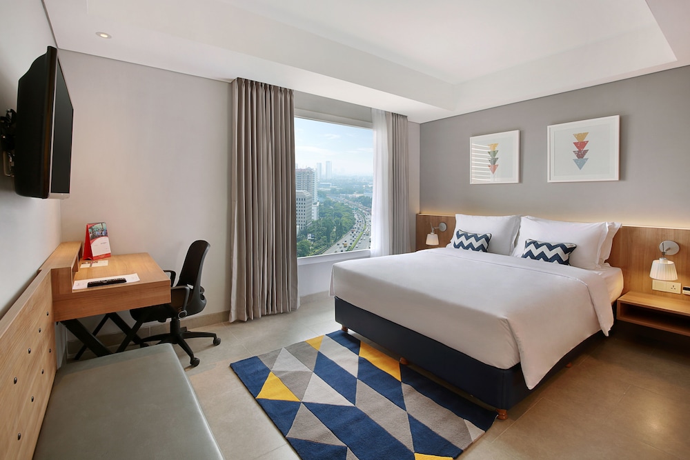 DELUXE, QUEEN BED