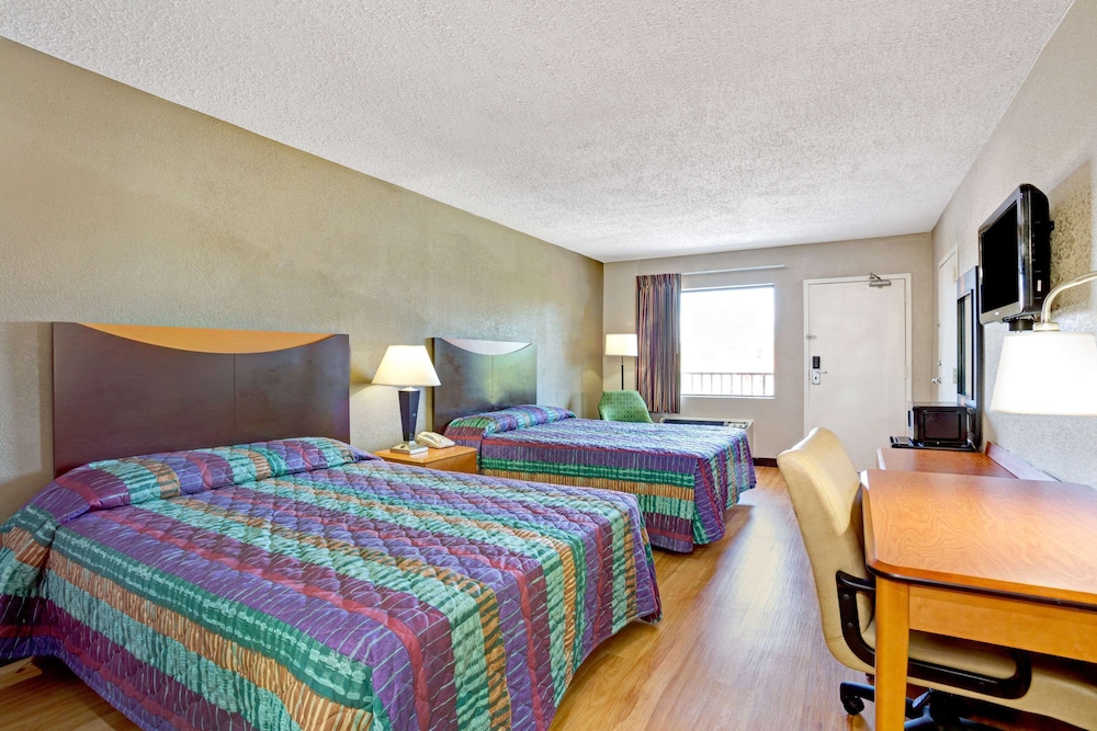 Super 8 By Wyndham Fredericksburg 15/28