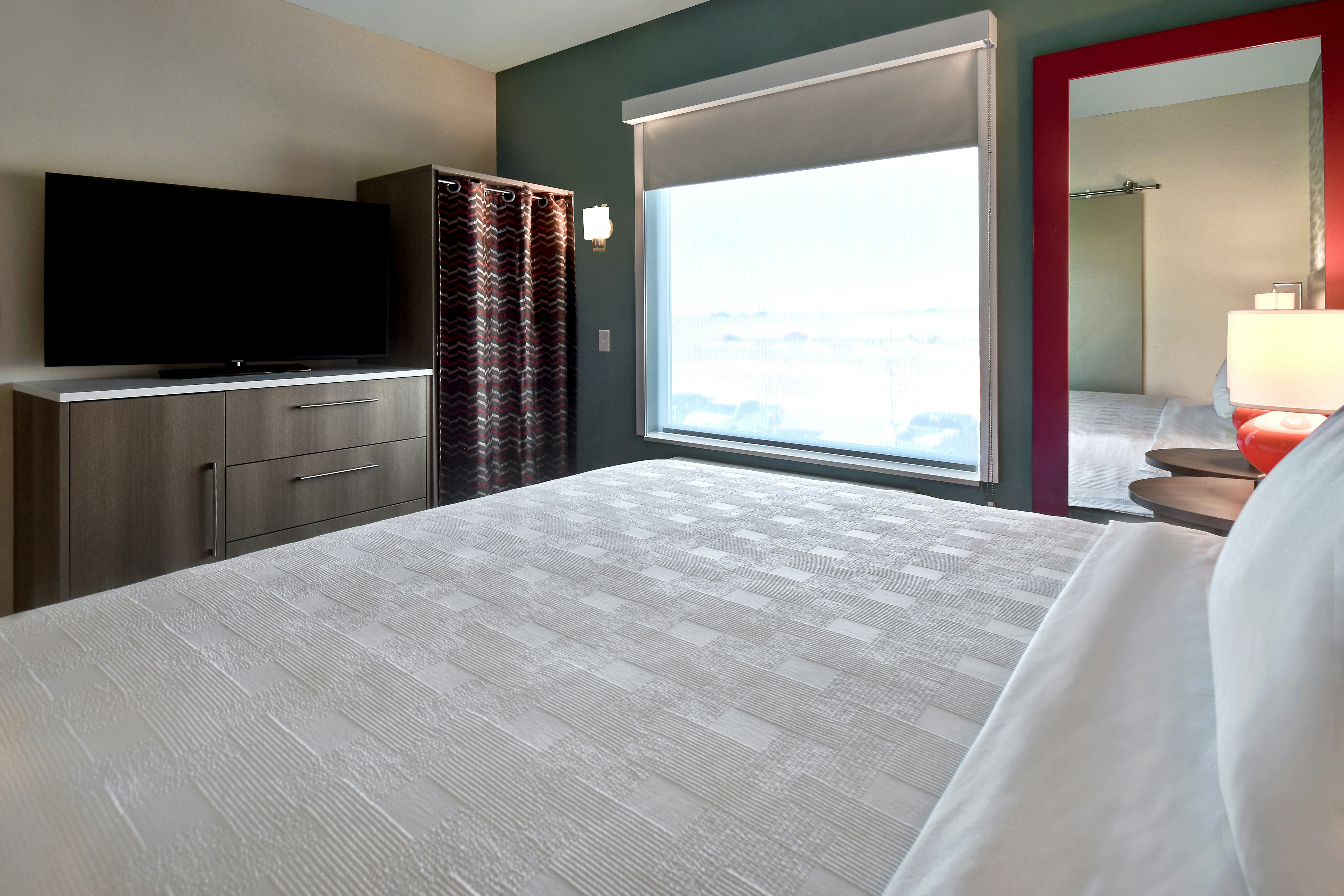 STUDIO, SUITE, KING BED