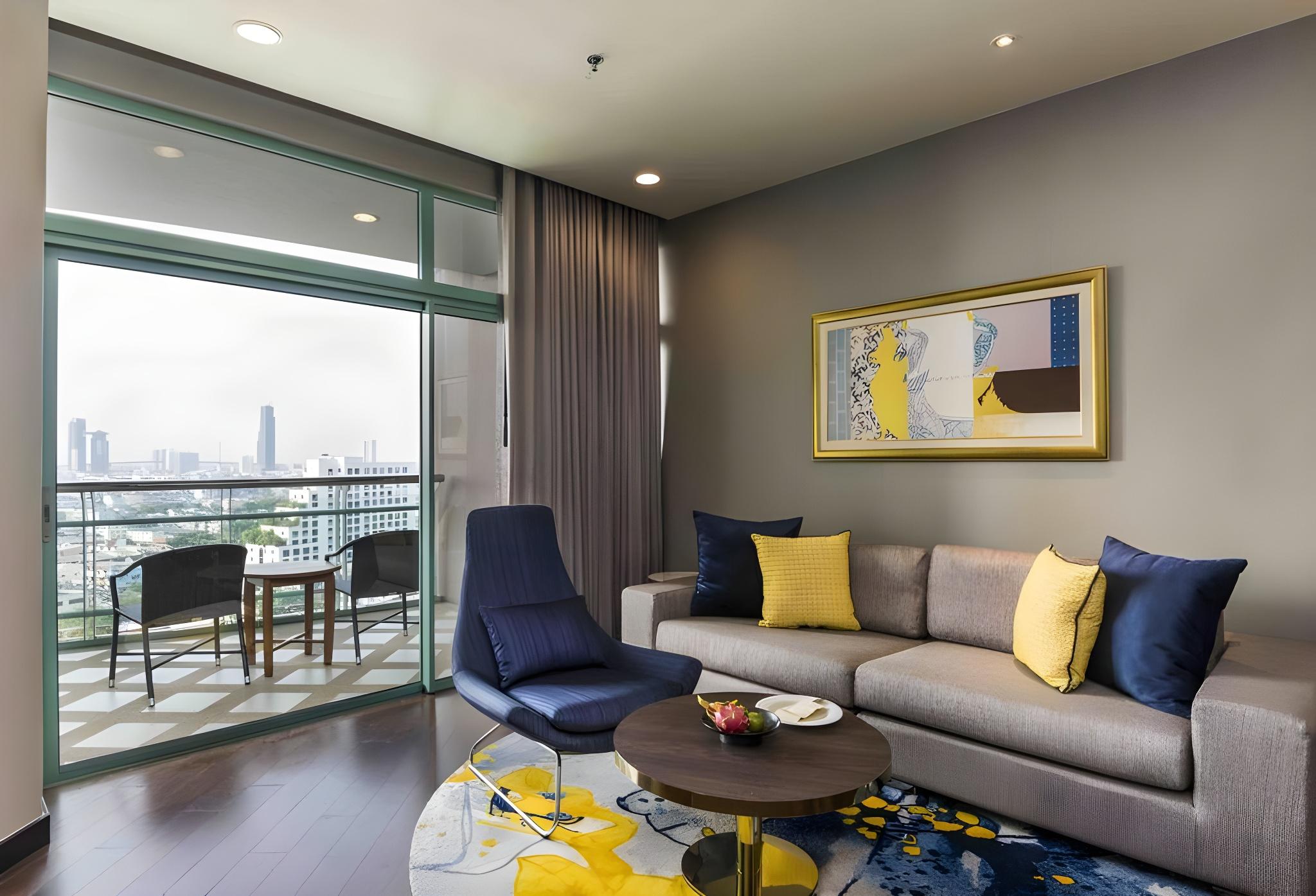 ONE BEDROOM SUITE CITY VIEW