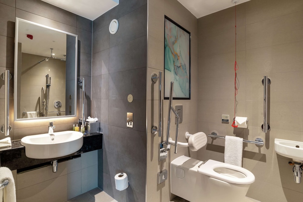Hilton Garden Inn London Heathrow Terminal 2 and 3 16/66