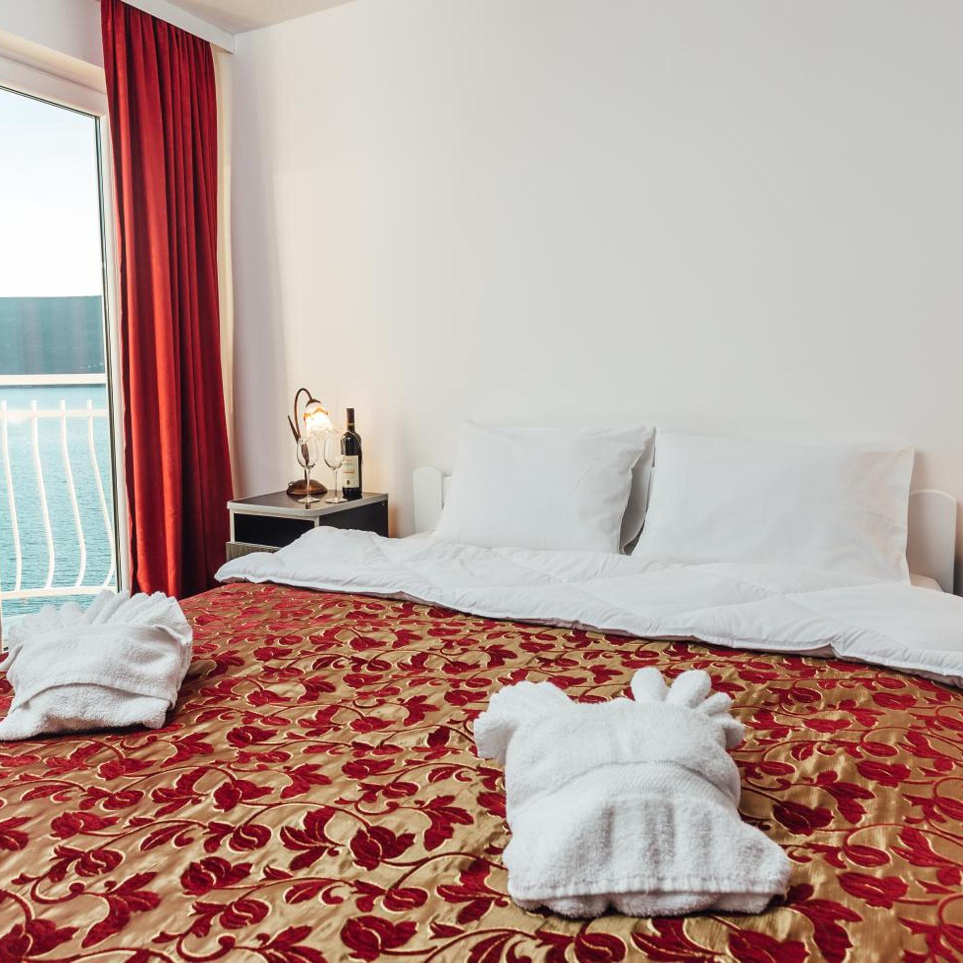 غرفة سوبيريور بسرير مزدوج بإطلالة على البحر، Azzurro Hotel Bijela, Herceg Novi 7/10