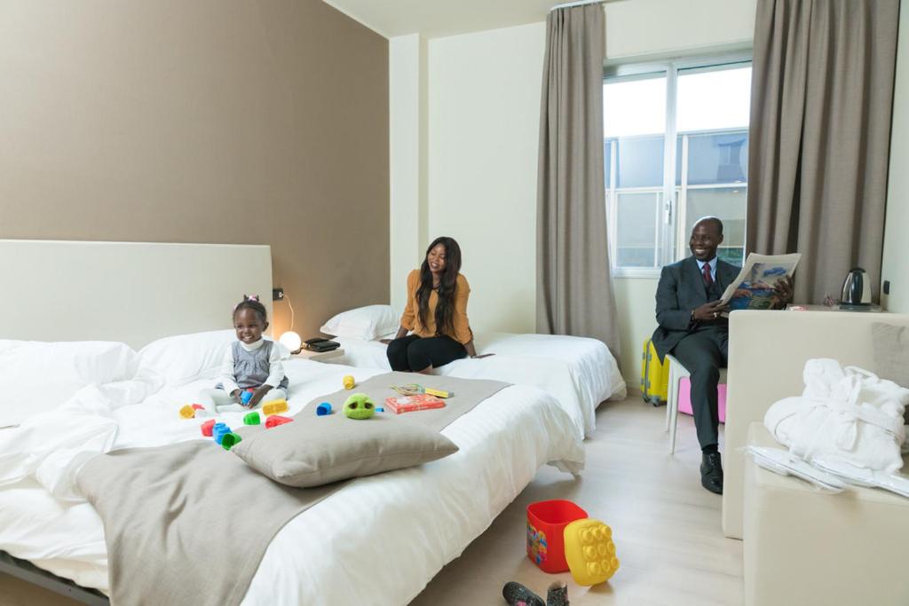 Junior Suite, Family