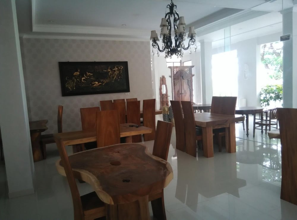 Hotel Wahyu Dana 23/46