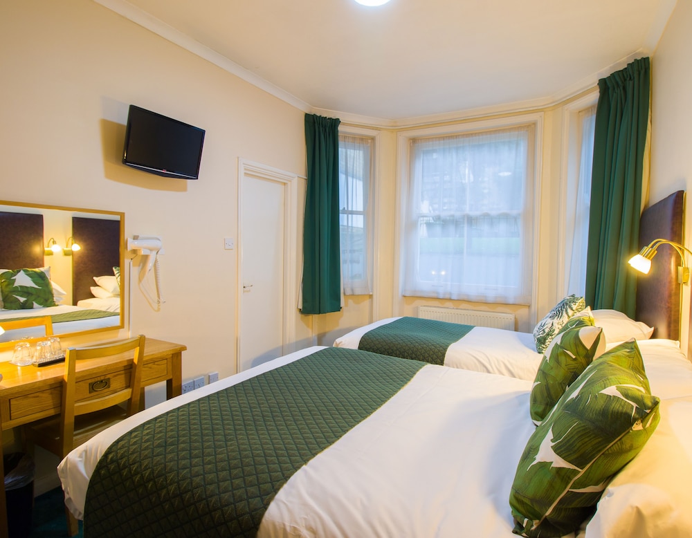 London Town Hotel 12/69