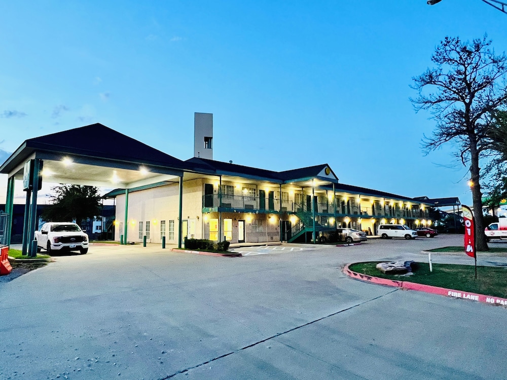 Rodeway Inn Garland Harbor Point 25/37