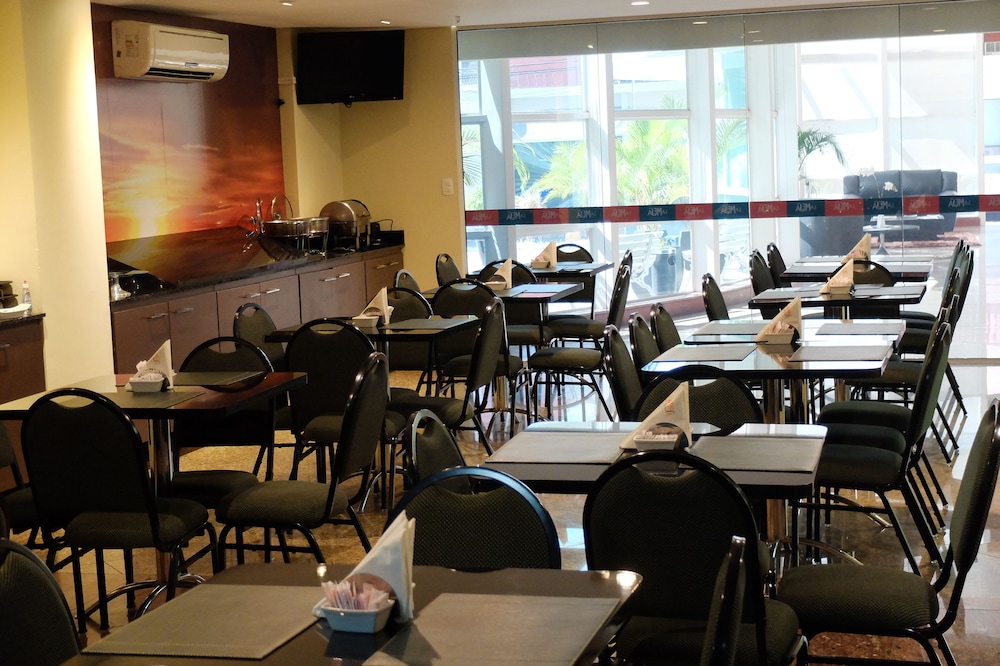 San Diego Suites Taubate 45/64