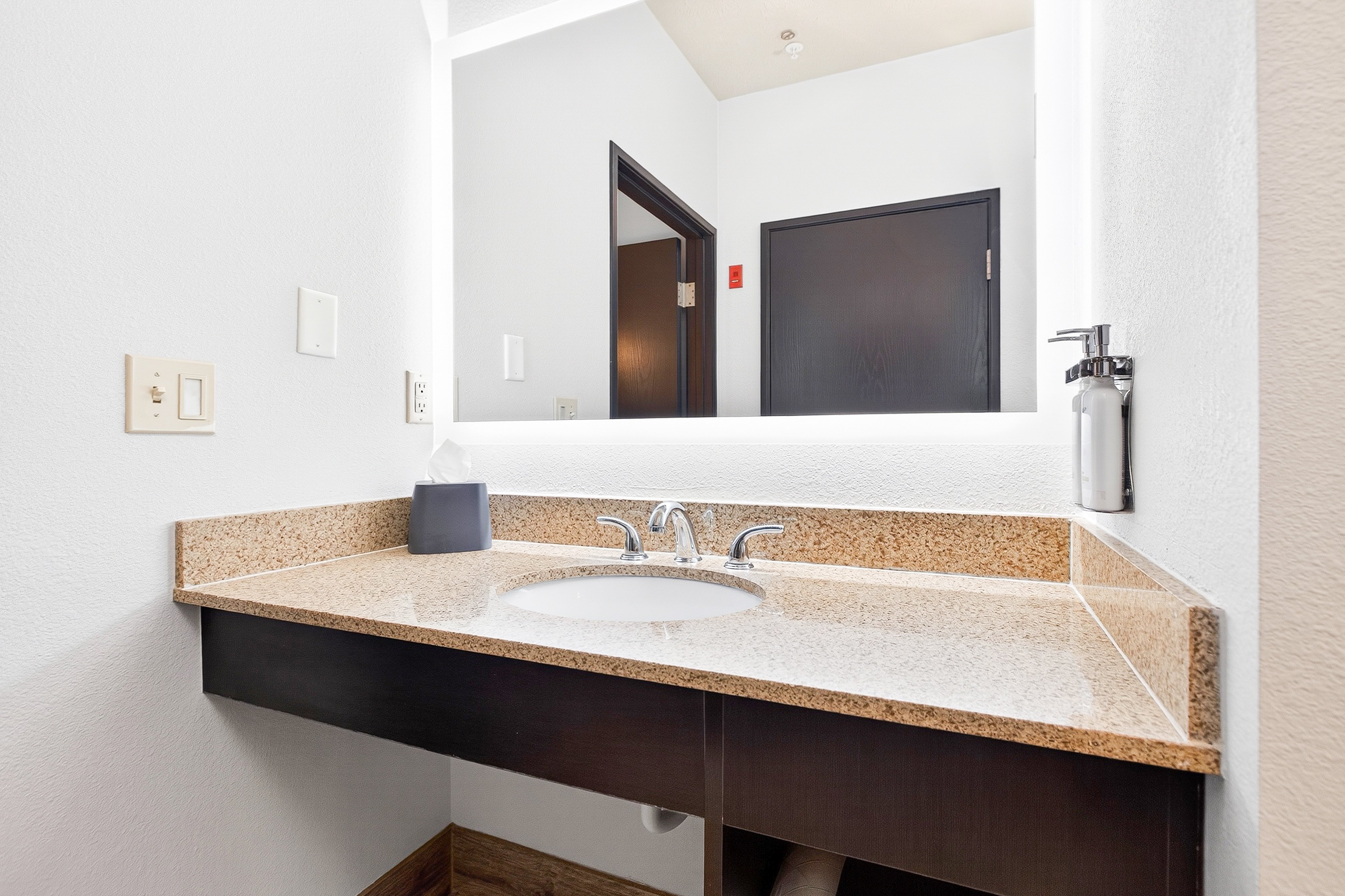 غرفة بسريرين كوين لذوي الإعاقة، Holiday Inn Clarkston - Lewiston 5/6