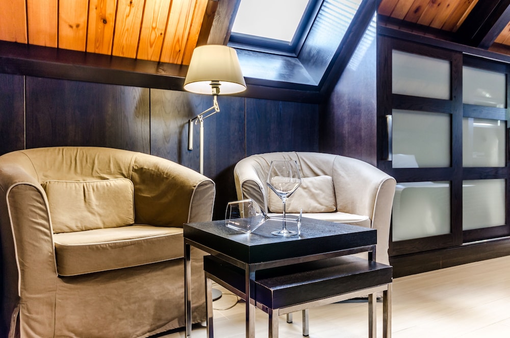 Hotel Yit Abentofail 30/50