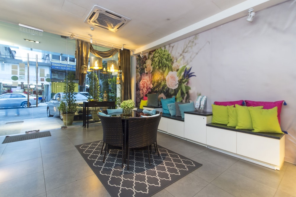 V GARDEN HOTEL 6/34