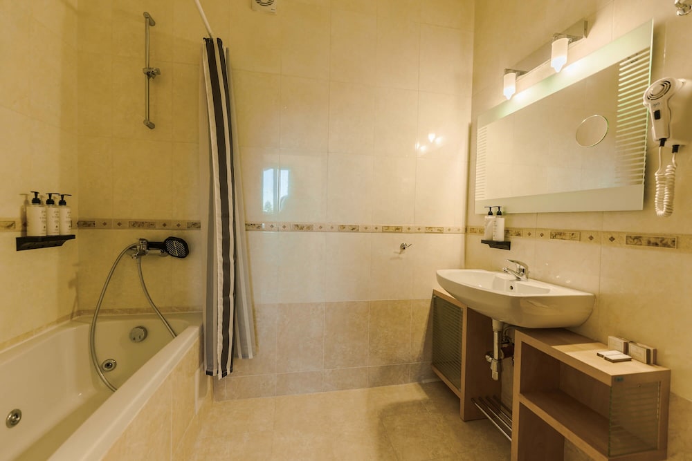 Club Hotel Yanakiev 54/55