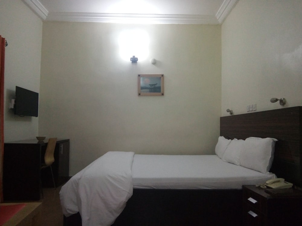 Bayview Resorts And Hotels 7/29