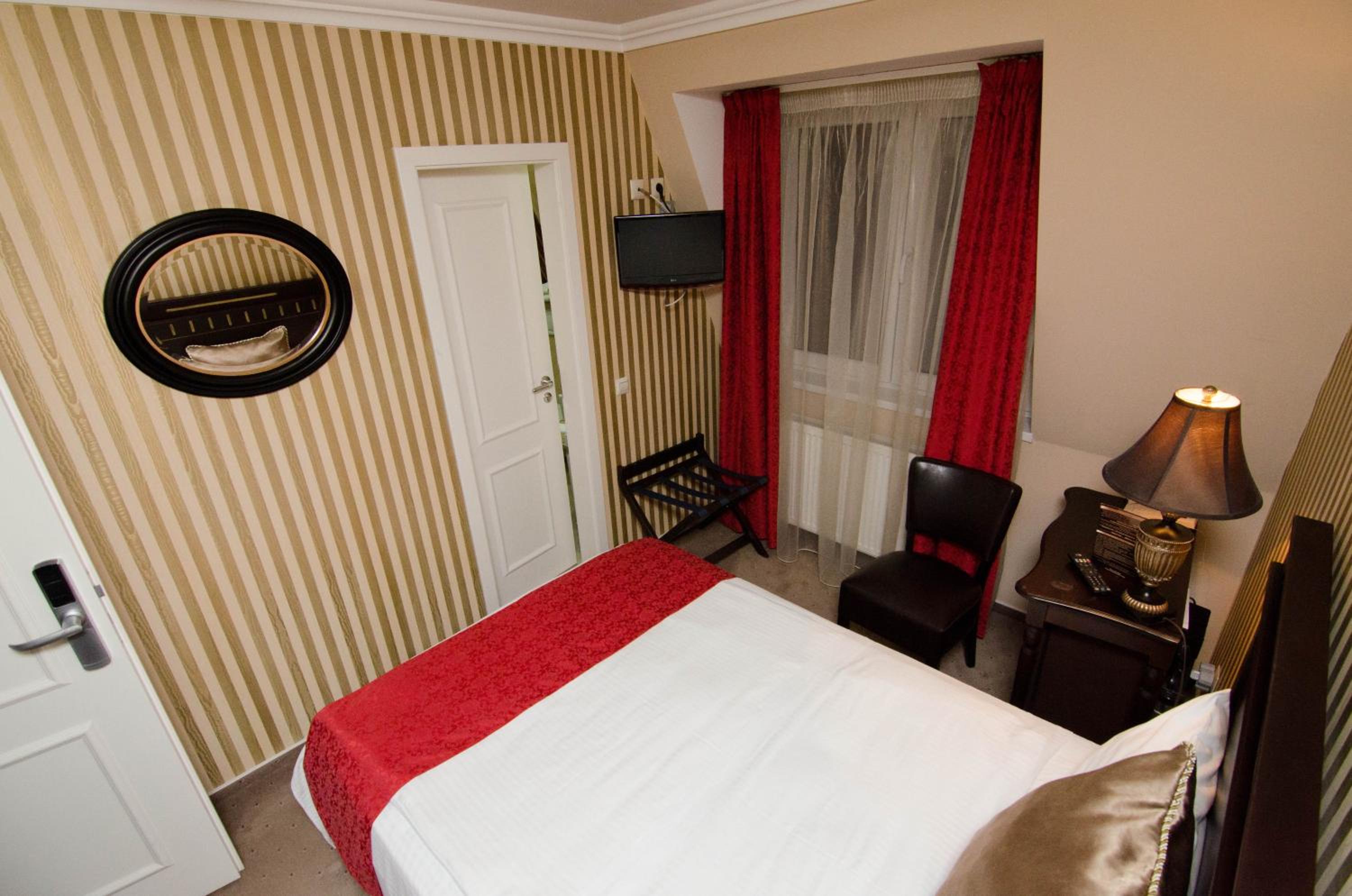 Room, Single