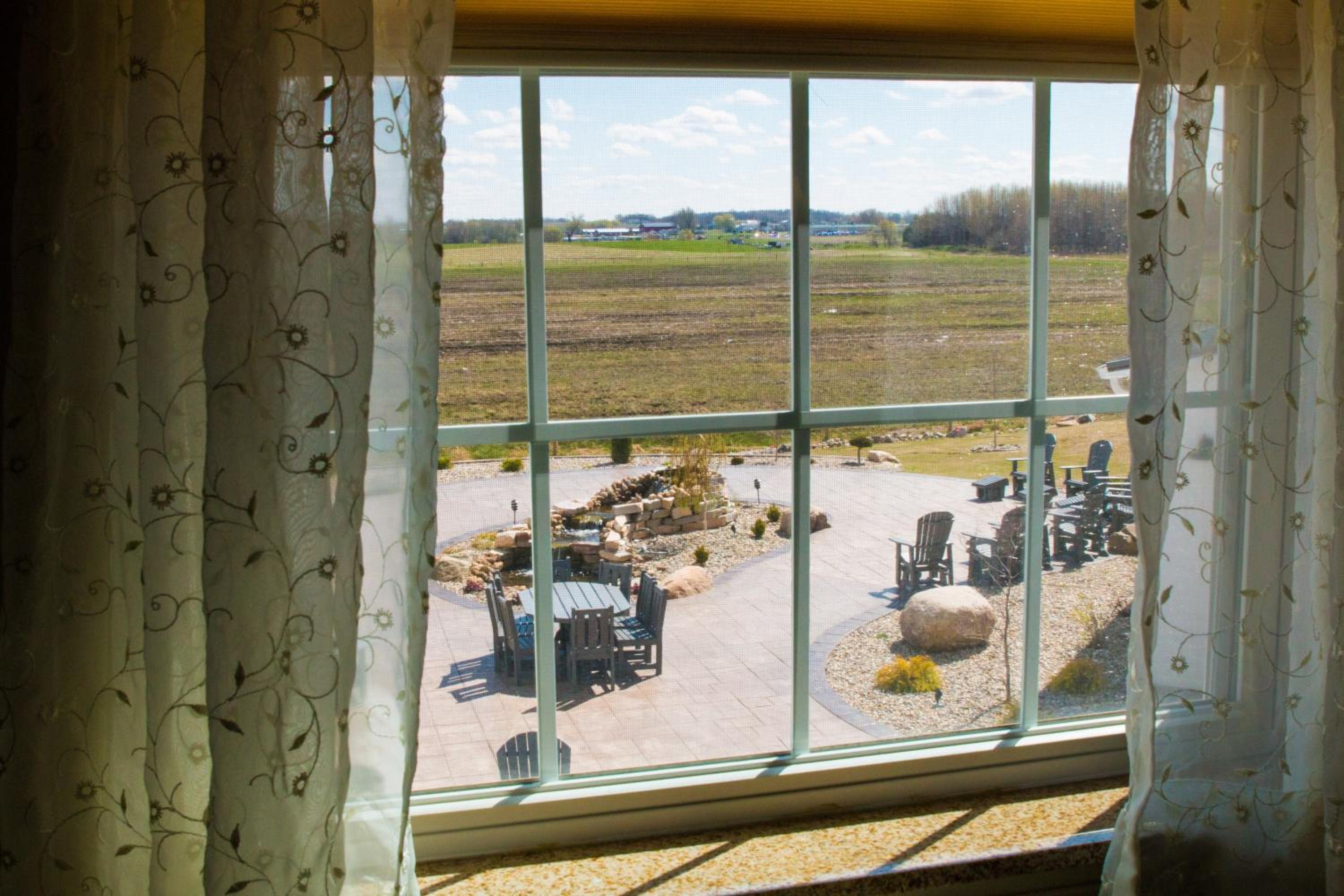 Blue Gate Garden Inn 21/50