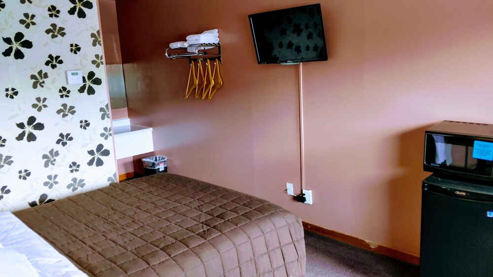Kings Inn Midland 8/39