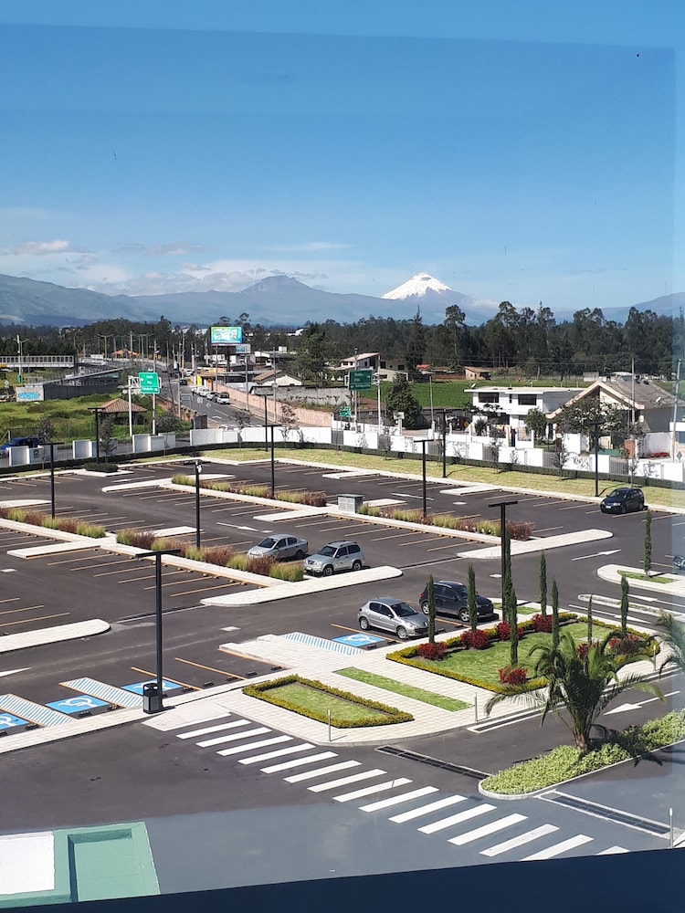Eb Hotel By Eurobuilding Airport Quito 60/69