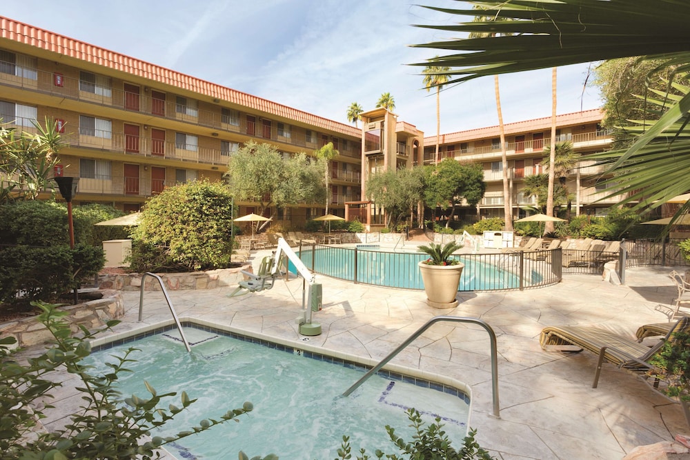 Motel6 Phoenix, AZ - Sky Harbor 30/56