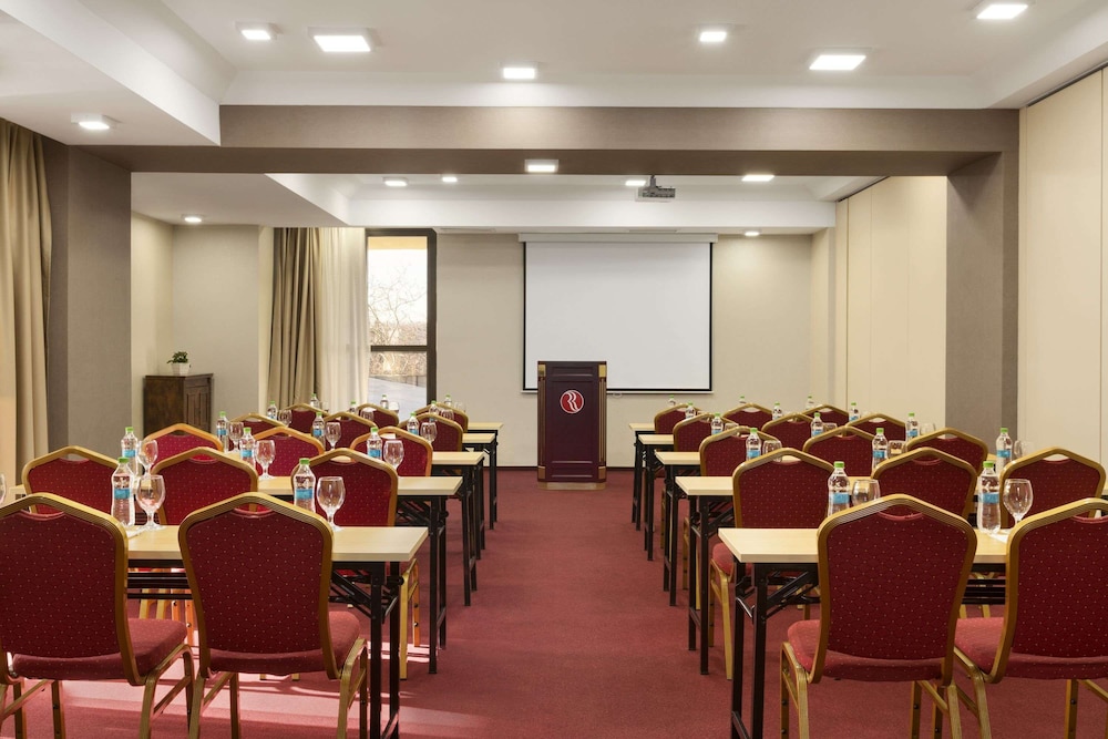 Ramada by Wyndham Iasi City Centre 38/43