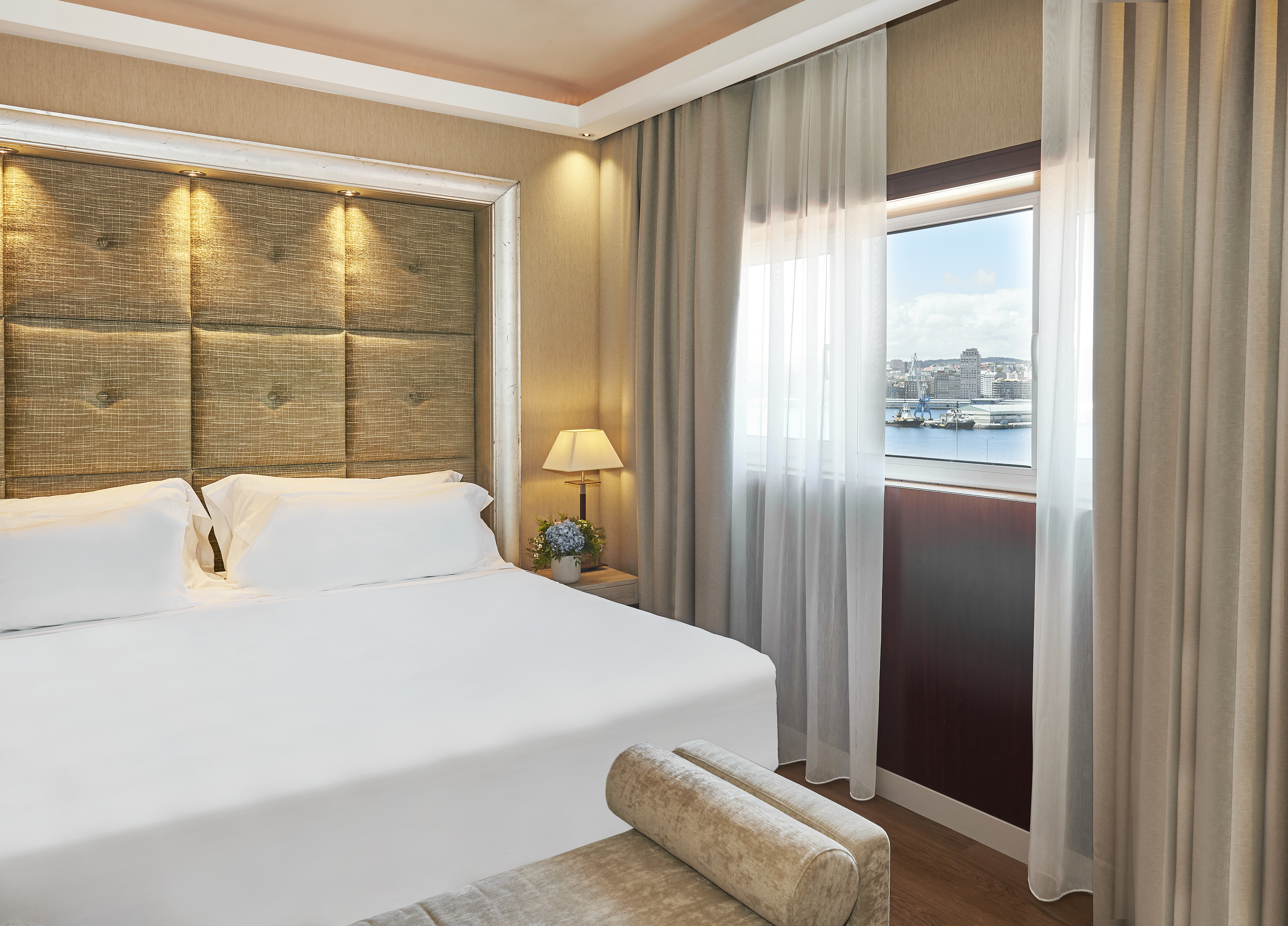 Suite, Sea View