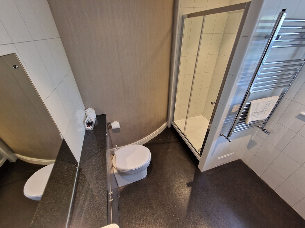 Grange Lodge Hotel 45/46