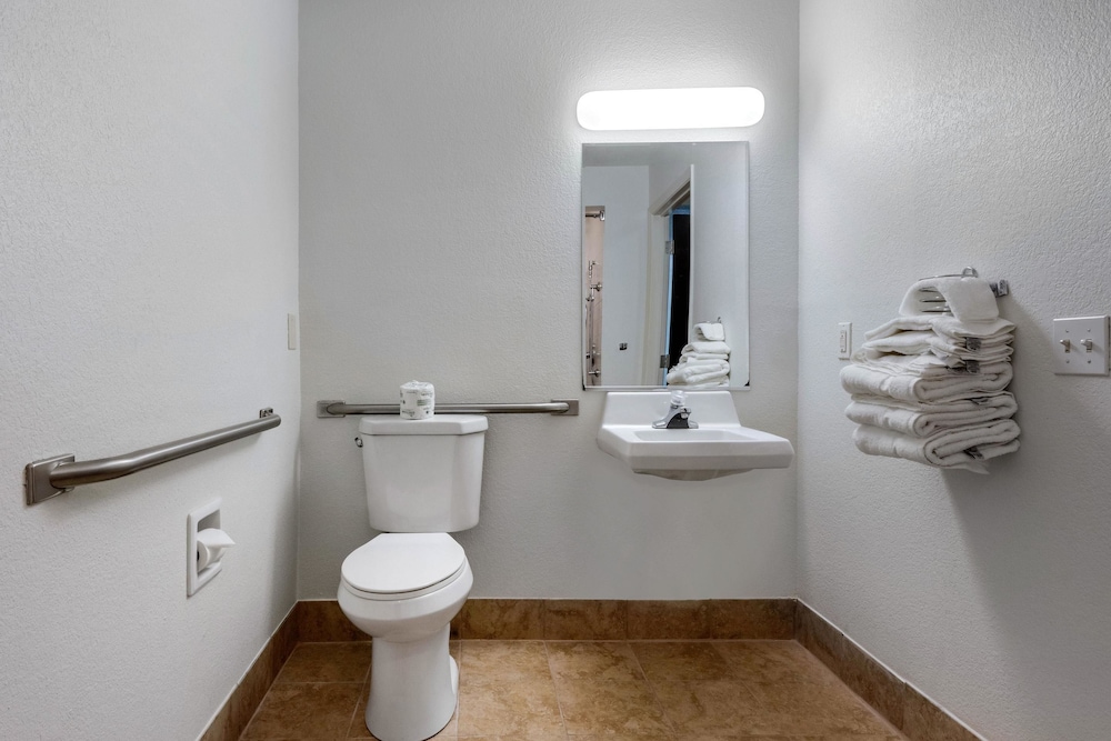 Quality Inn Coraopolis - Pittsburgh Airport 9/32