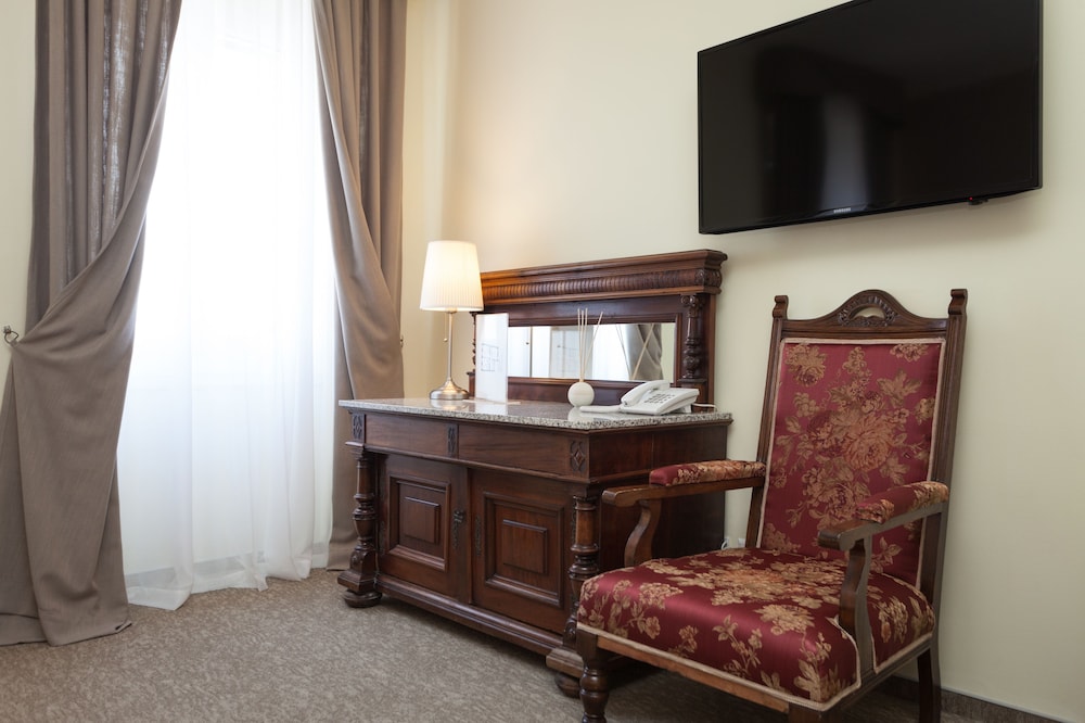 Angelo D Oro Hotel 4/68
