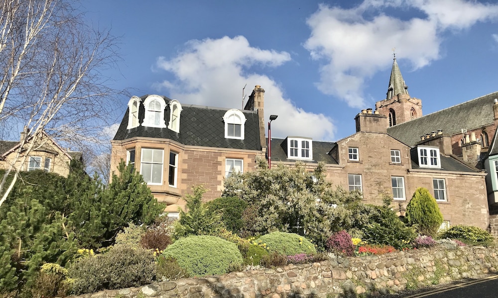Leven House 43/46