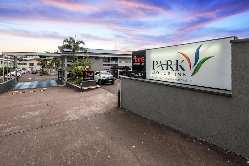 PARK MOTOR INN 47/54