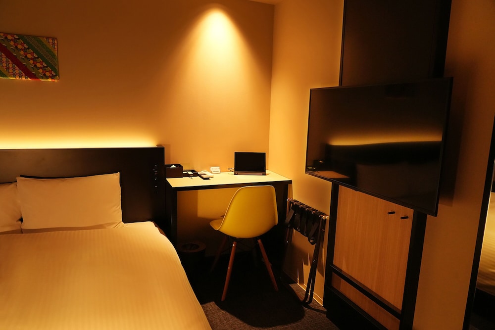 Nplushotel higasikanda 37/40