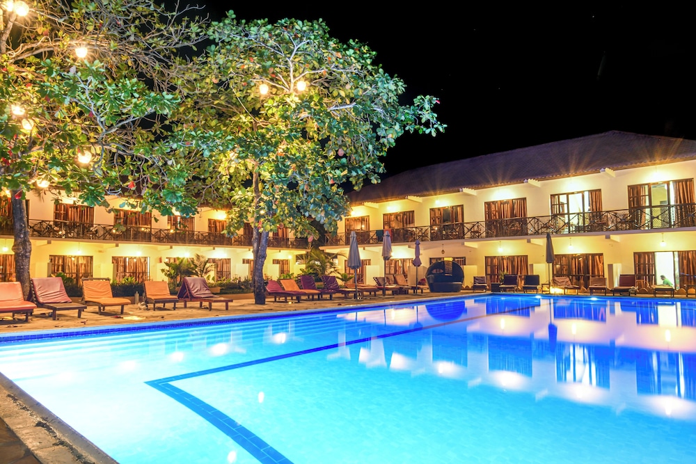 Amaan Beach Bungalows 8/38
